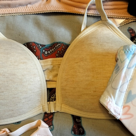 Set of 5 Training Bras for Tweens/Teens - Picture 10 of 13